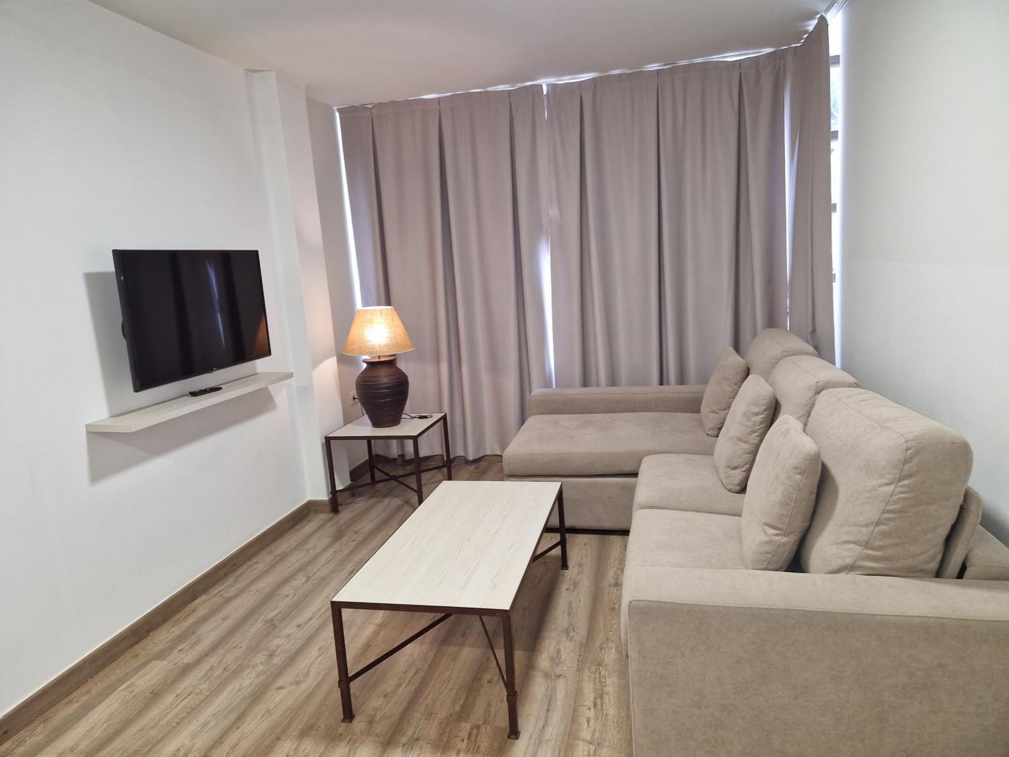 Eth Palai Aparthotel Веля Екстериор снимка