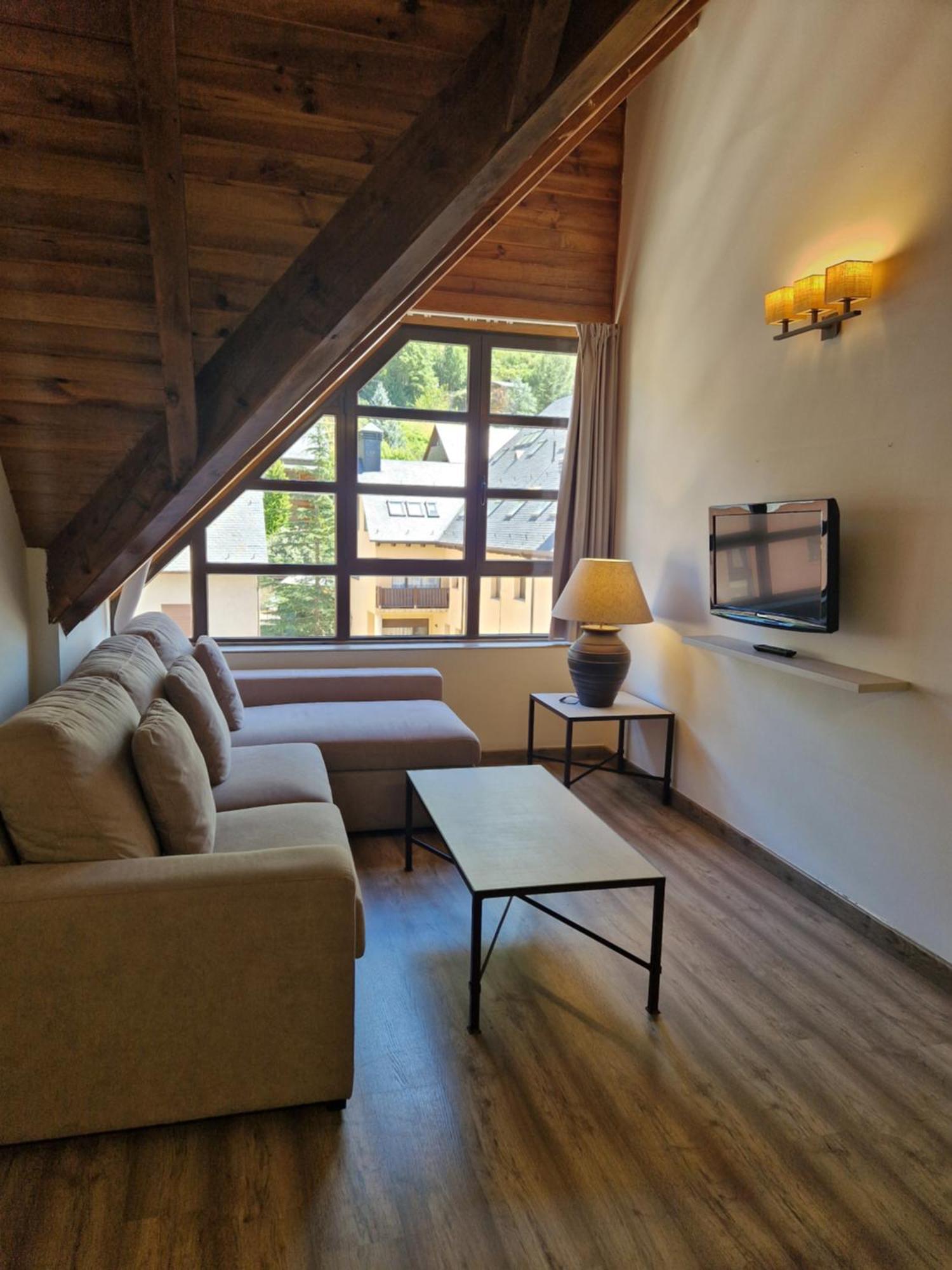 Eth Palai Aparthotel Веля Екстериор снимка