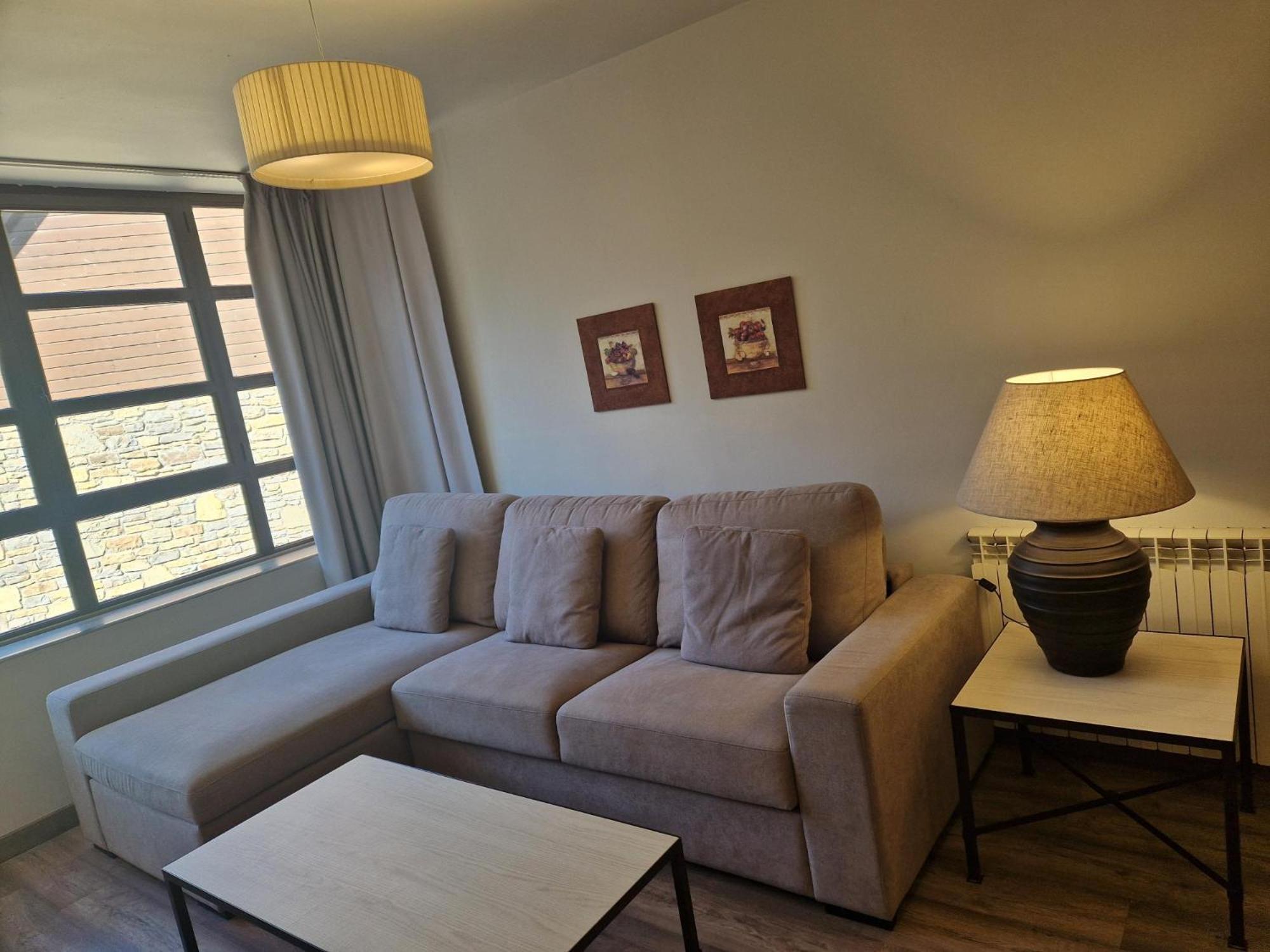Eth Palai Aparthotel Веля Екстериор снимка