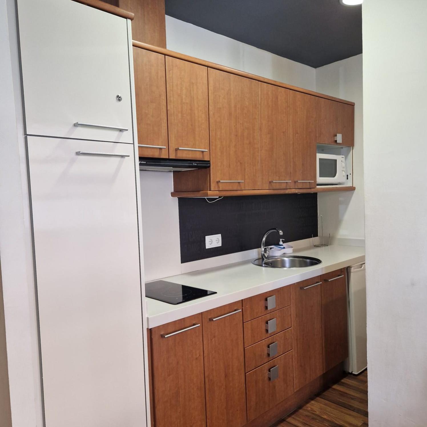 Eth Palai Aparthotel Веля Екстериор снимка